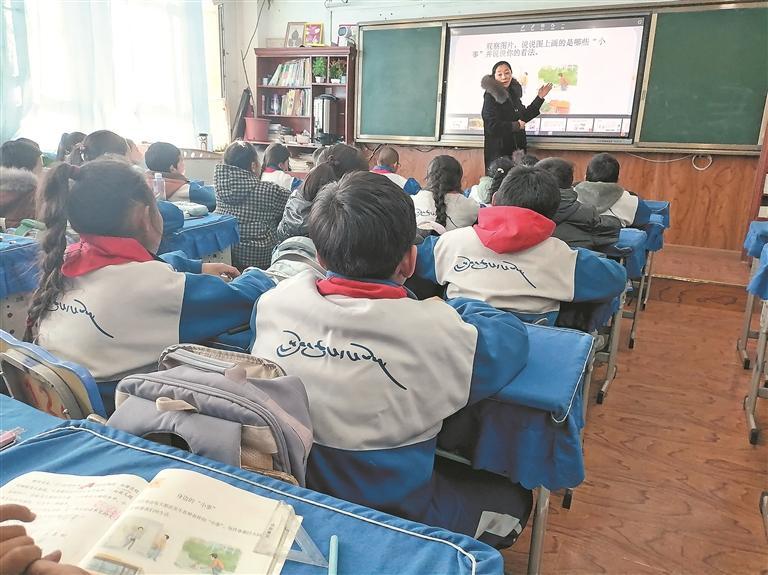 ���x�͡�ʮ���塱 �ĸ��V��ƪ���߻��� ��׃����׌�n���С��ǡ� ���L�С�����