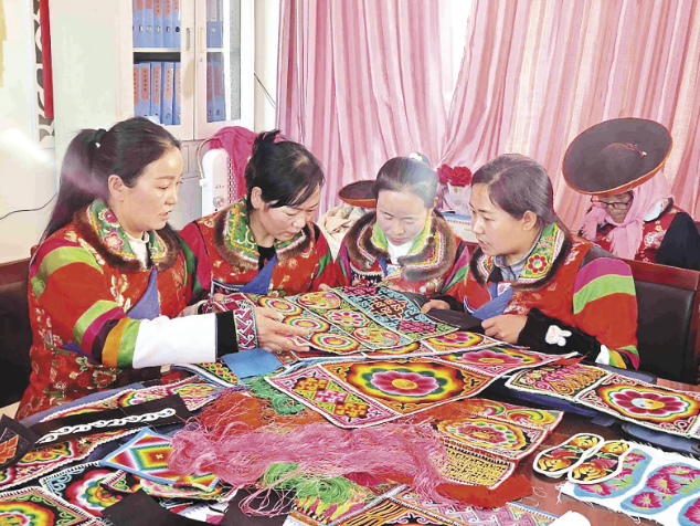 ���x�͡�ʮ���塱 �ĸ��V��ƪ�����e�����e����һ�����ַ�(w��n)����