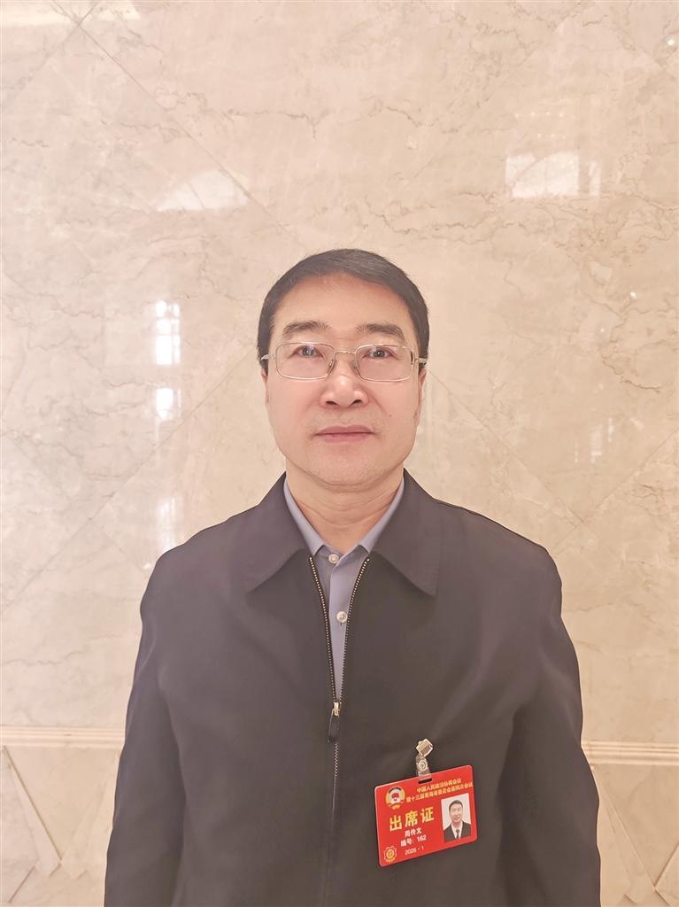 【兩會特別報道】他們帶著“金點(diǎn)子”來了——全省兩會代表委員報到見聞