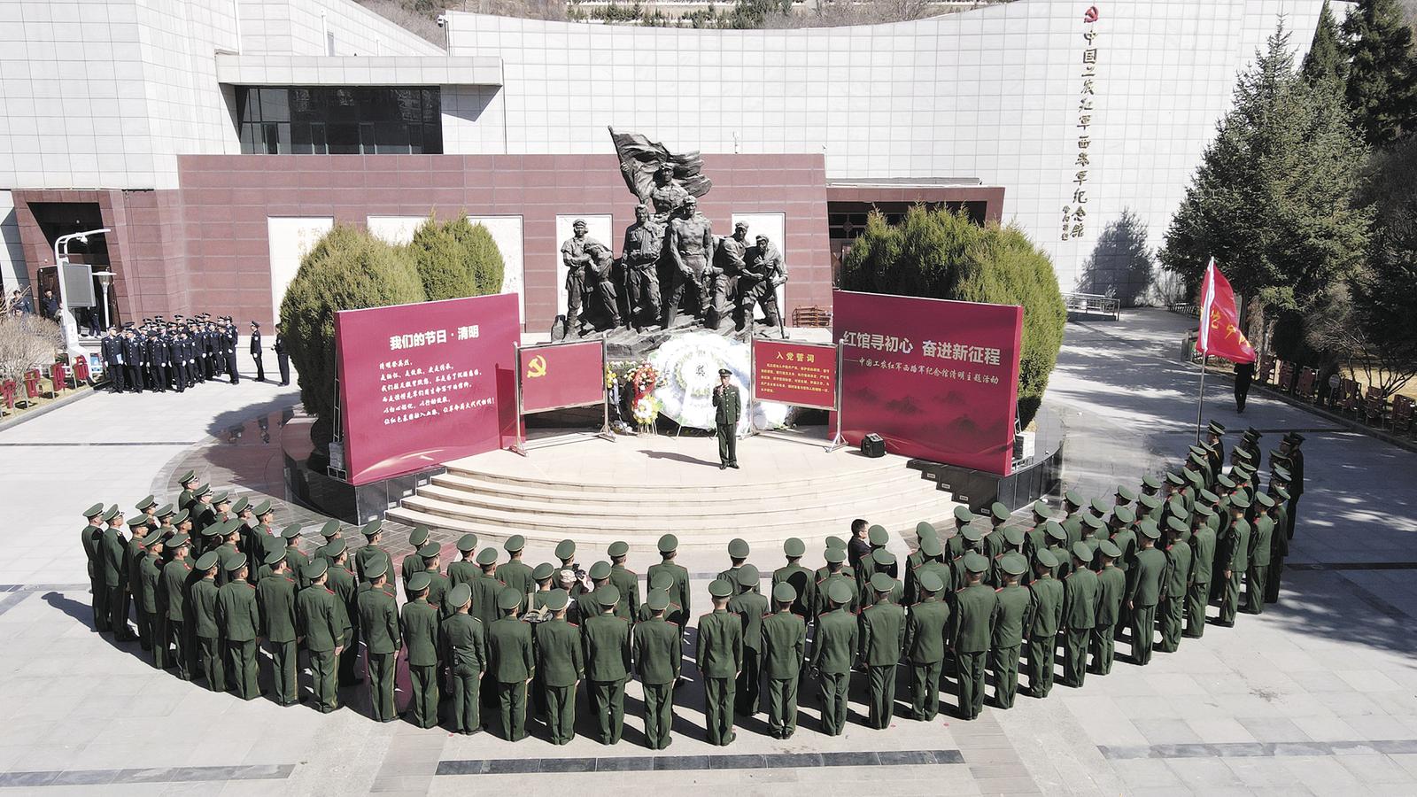 �侯�ຣ���(du��)ĳ֧�(du��)�_չ������Ӣ�����}���(d��ng)